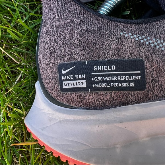 Nike Air Zoom Winflo 5 Shield Women's Water Resistant Running Shoes (Size 8) - Picture 9 of 9